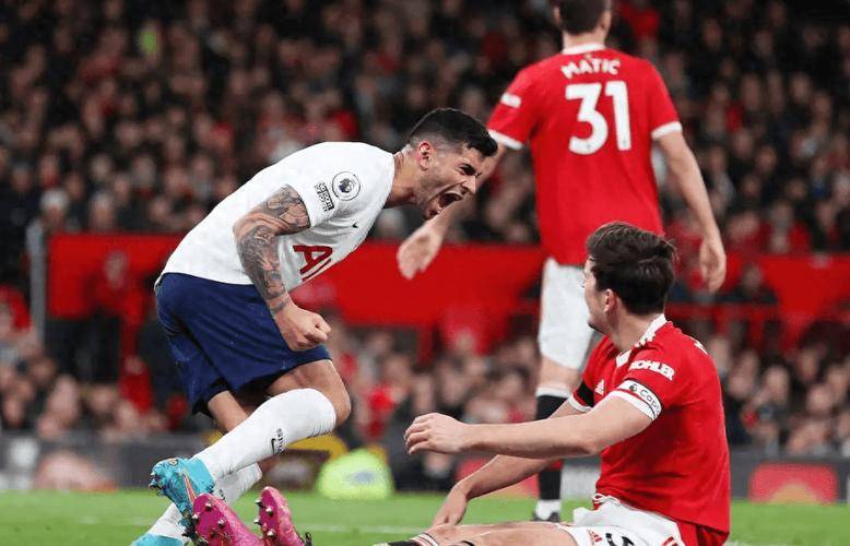 热刺遭遇三连败，主帅遭到质疑