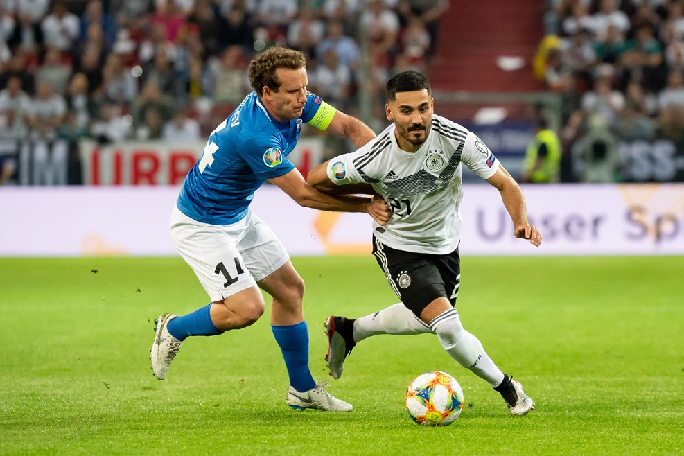 托雷维耶哈大胜，强势登顶积分榜