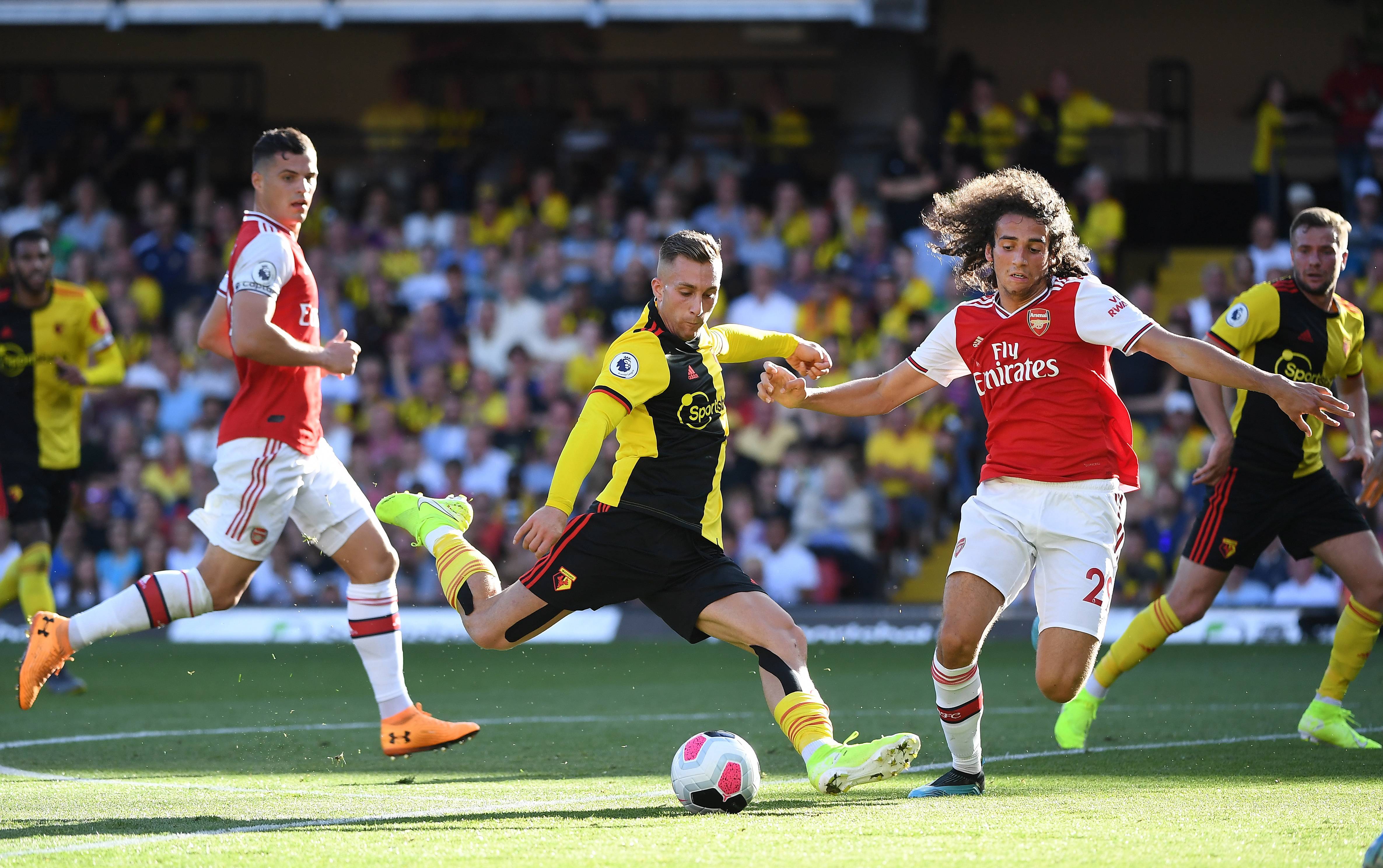 关于埃弗顿主场不敌沃特福德，保级形势严峻的信息