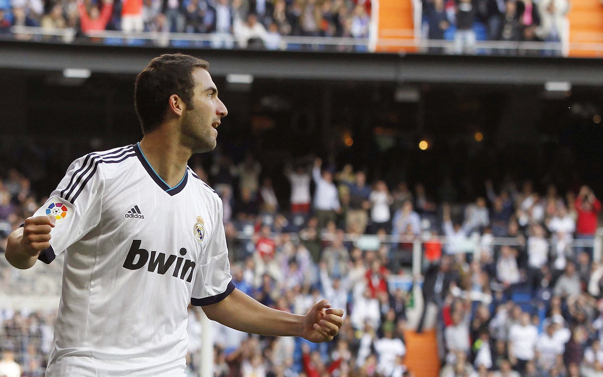 当F1引擎点燃巴林之夜,约基奇在丹佛高原诠释大场面先生的共通哲学