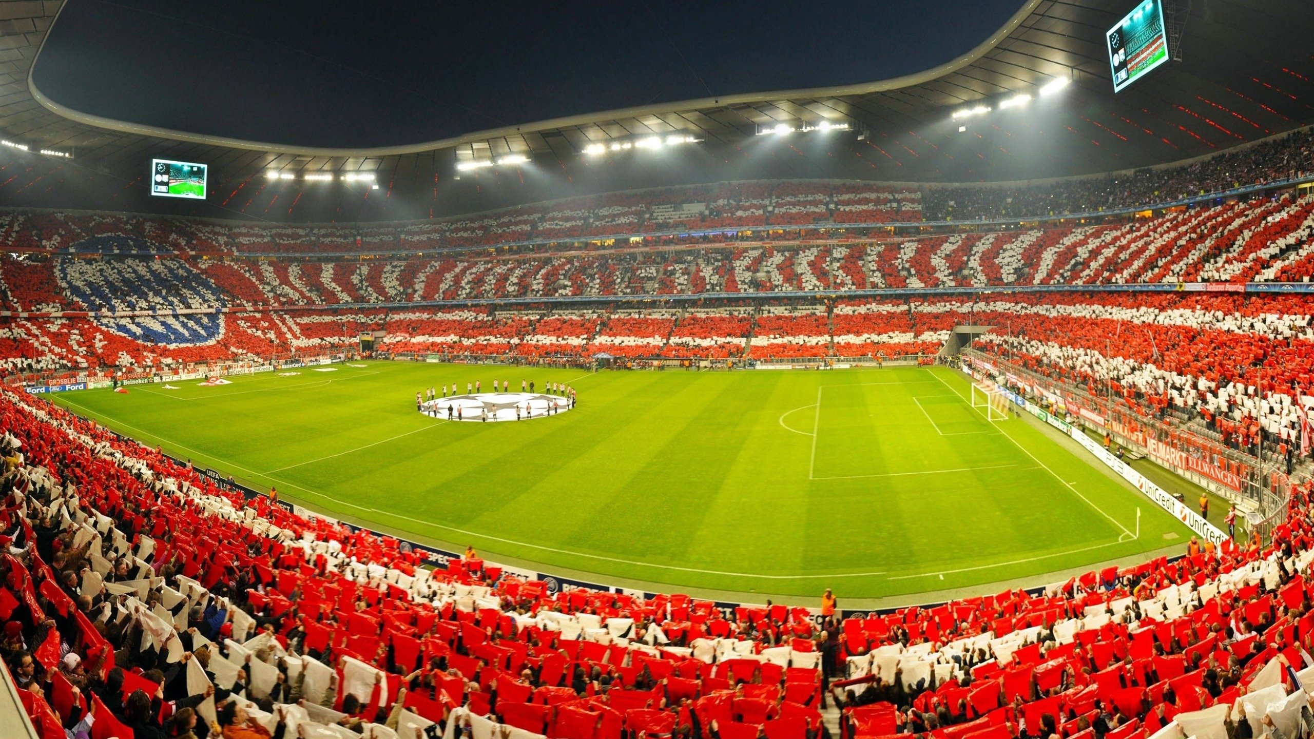 赛道传奇，汉密尔顿率迈凯伦逆转阿斯顿马丁